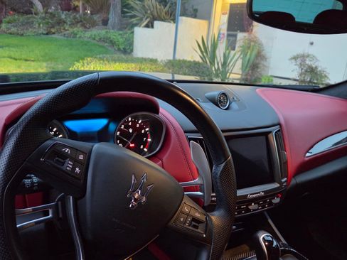 Used 2017 Maserati Levante S image 11