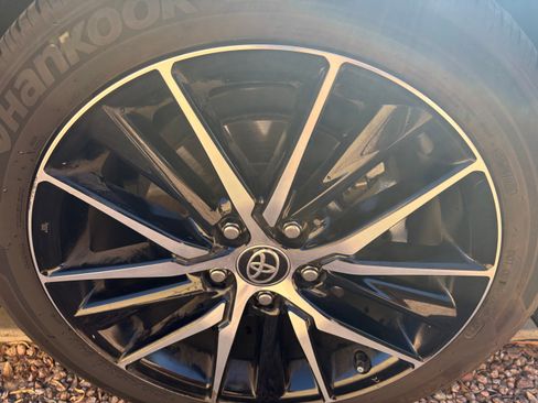 Used 2021 Toyota Camry SE w/ Carpet Mat Package (TMS) image 6