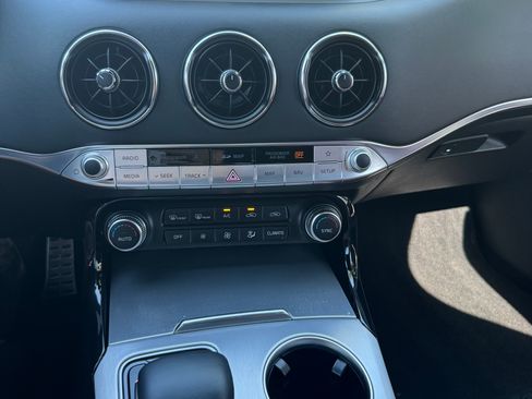 Used 2020 Kia Stinger GT2 RWD image 11