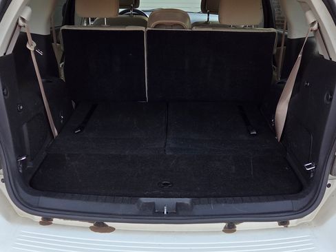 Used 2011 Dodge Journey Mainstreet w/ Safe & Sound Group image 10