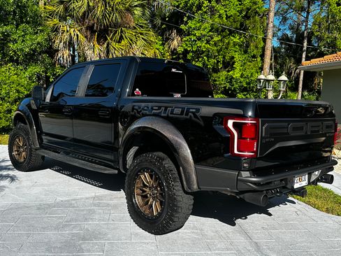 Used 2018 Ford F150 Raptor w/ Equipment Group 802A Luxury AWD/4WD image 14