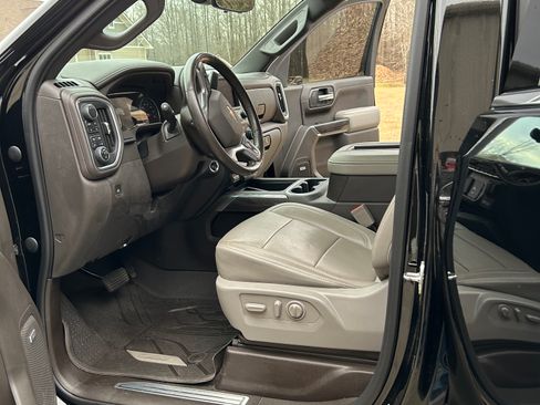 Used 2019 Chevrolet Silverado 1500 LTZ image 8