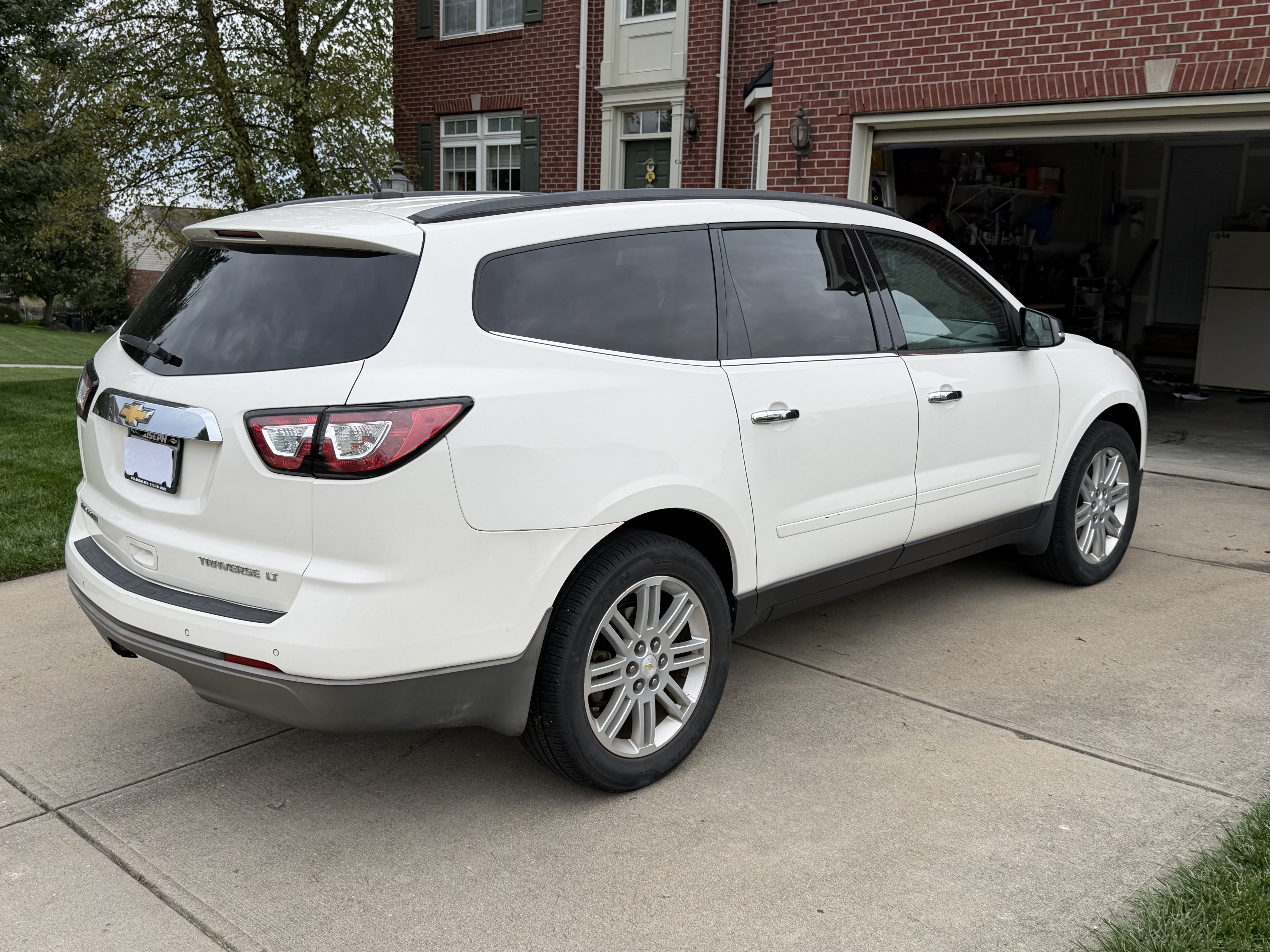 Used 2015 Chevrolet Traverse LT w/ Style and Technology Package FWD image 12