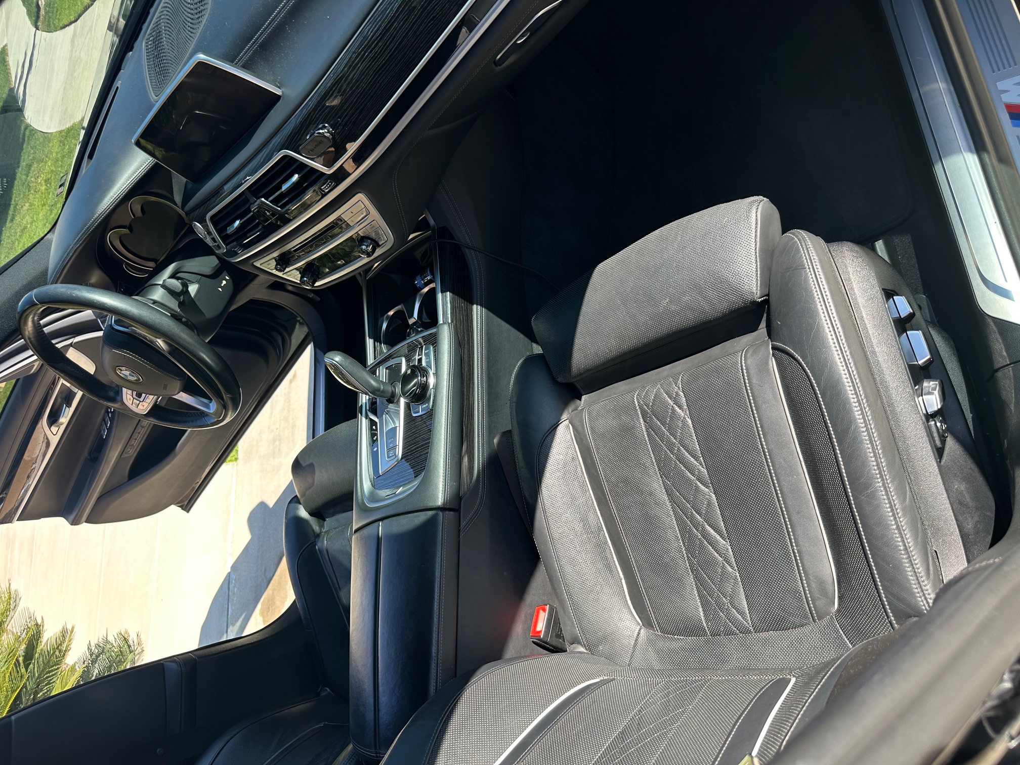 Used 2019 BMW 750i RWD image 2