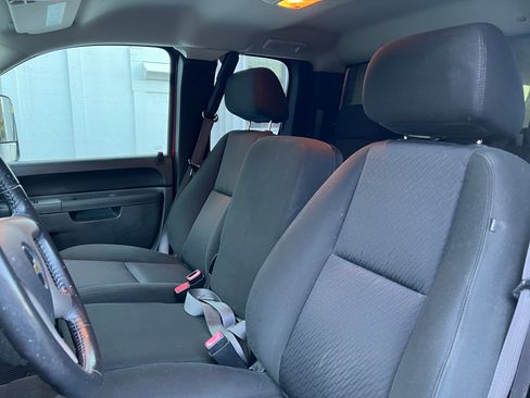 Used 2011 Chevrolet Silverado 2500 LT w/ Interior Plus Package image 13