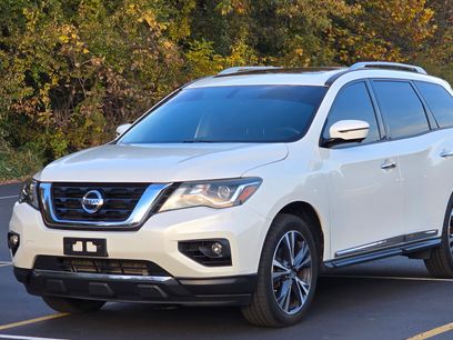 Used 2017 Nissan Pathfinder Platinum w/ Family Entertainment Package