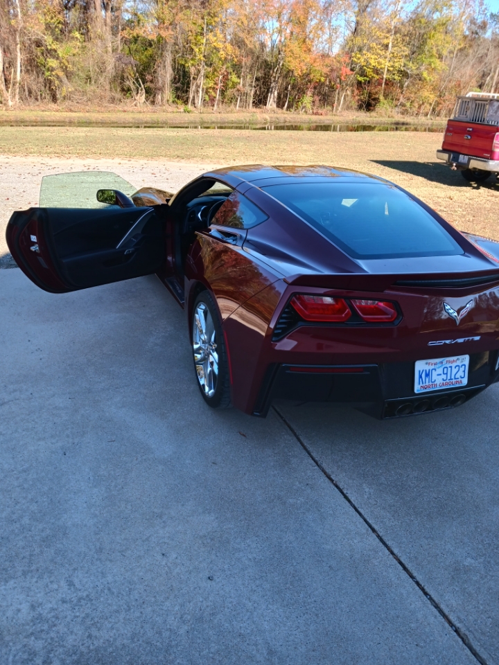 Used 2017 Chevrolet Corvette Stingray Coupe w/ 1LT RWD image 9
