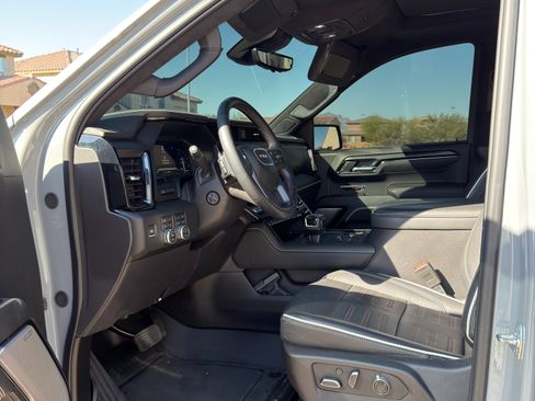 Used 2025 GMC Sierra 1500 AT4X image 21