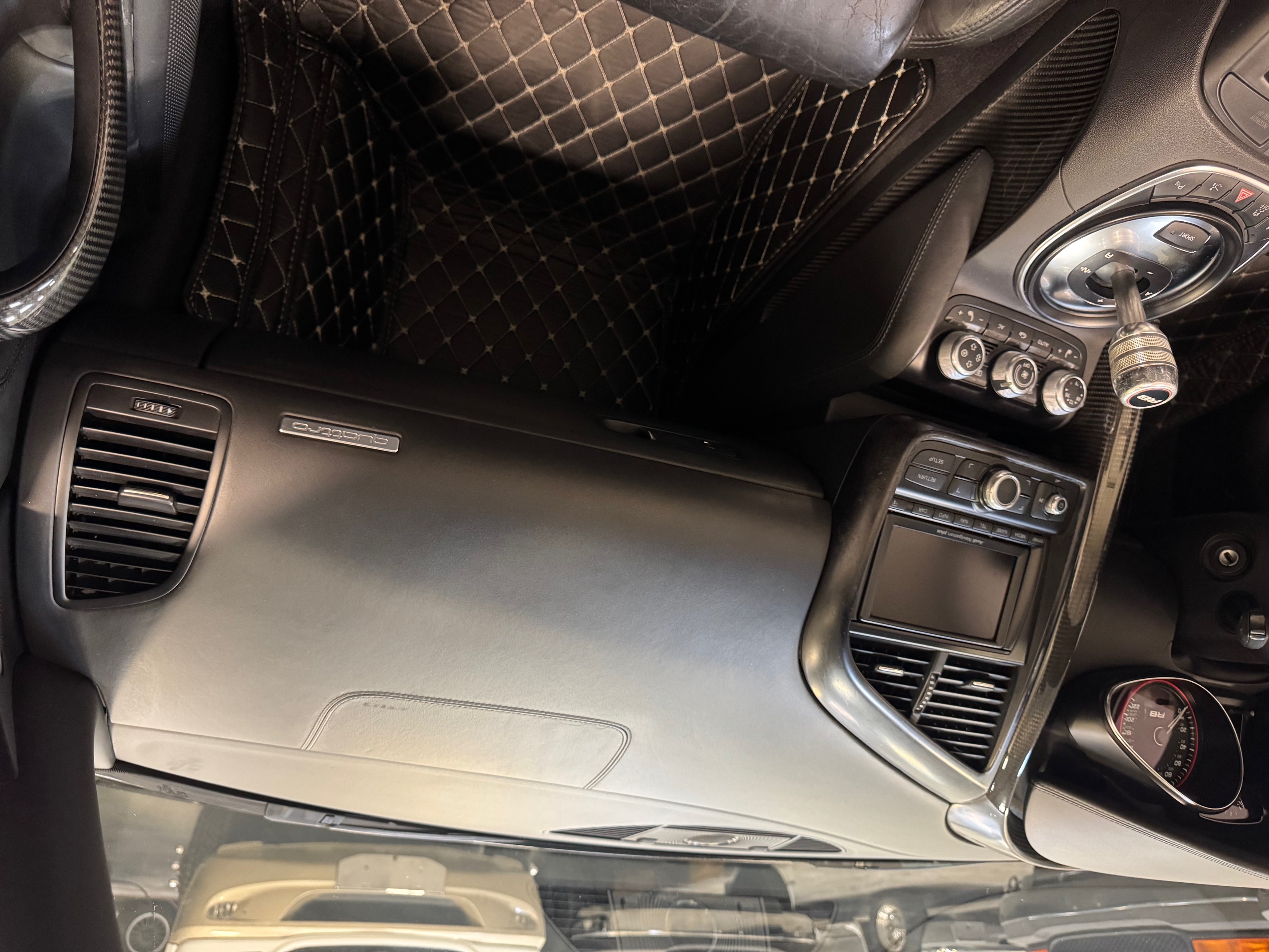 Used 2012 Audi R8 V10 AWD/4WD image 17