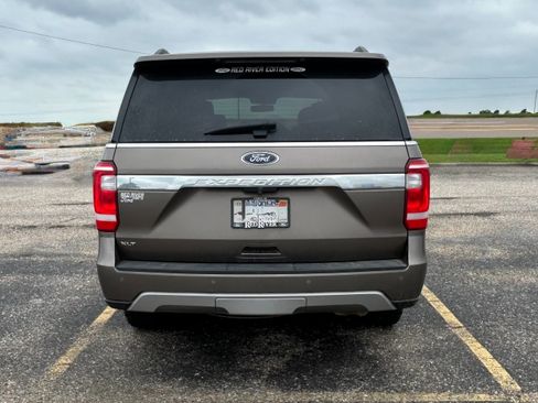 Used 2018 Ford Expedition XLT w/ Equipment Group 202A image 5
