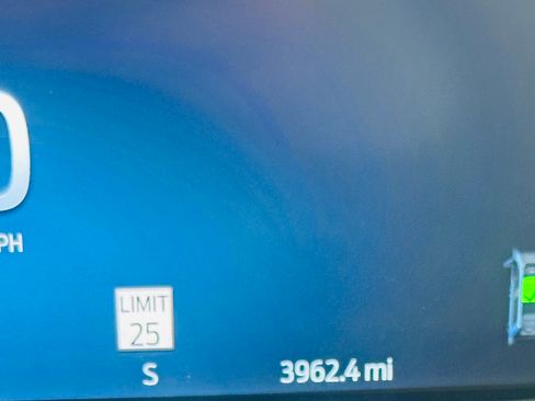 Used 2024 Ford F150 Lightning Lariat image 17