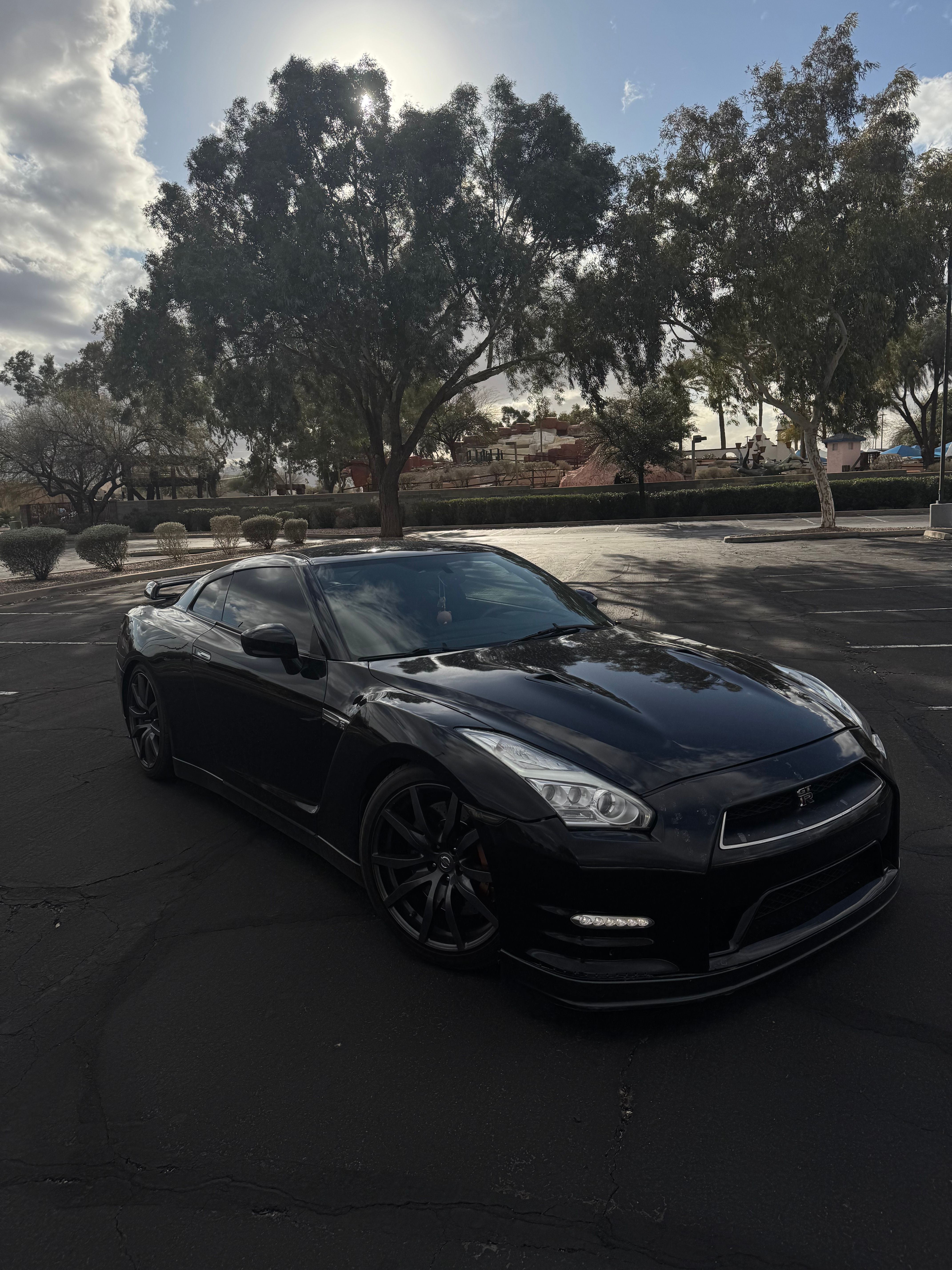 Used 2014 Nissan GT-R Premium w/ Premium Interior Package AWD/4WD image 16