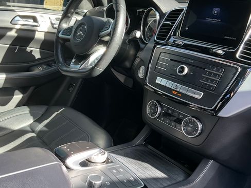 Used 2019 Mercedes-Benz GLE 43 AMG 4MATIC w/ Parking Assist Package image 12