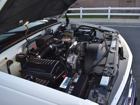 Used 1999 Chevrolet Tahoe 4WD 2-Door w/ Preferred Equipment Group image 21