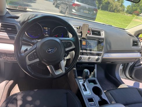 Used 2015 Subaru Legacy 2.5i Premium AWD/4WD image 6