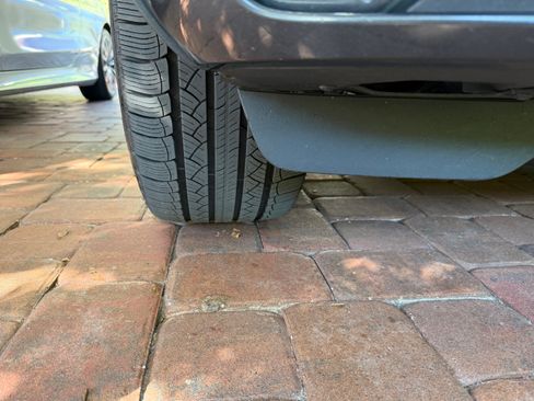 Used 2016 Volkswagen Touareg Sport image 25