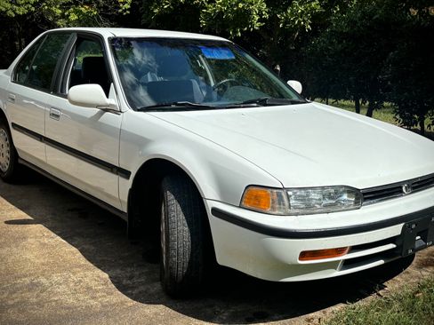 Used 1993 Honda Accord LX image 2