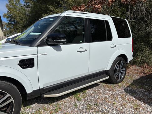 Used 2016 Land Rover LR4 HSE LUX image 14