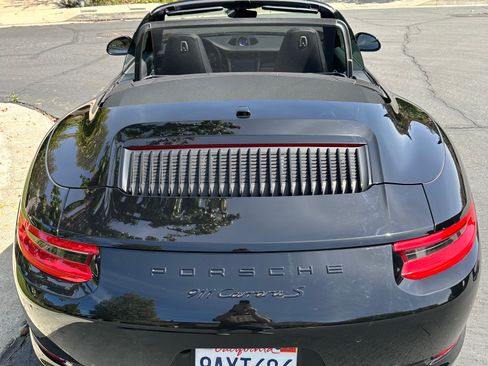 Used 2019 Porsche 911 Carrera S RWD image 25