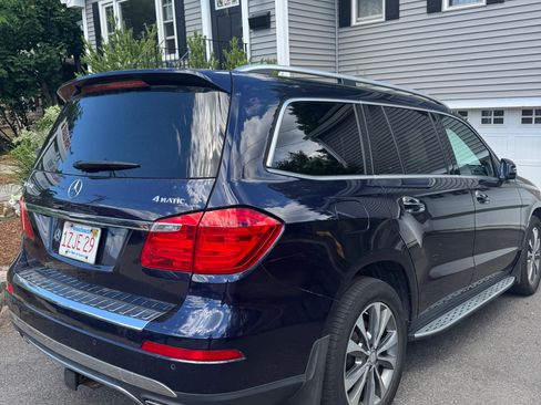 Used 2015 Mercedes-Benz GL 450 4MATIC image 2
