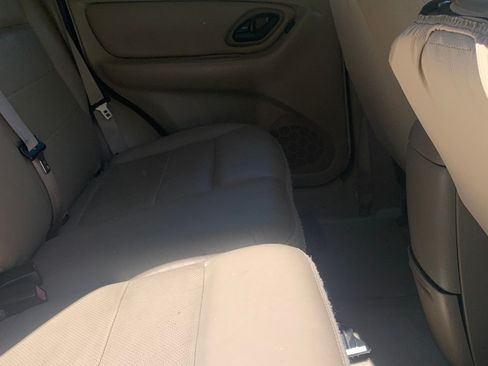 Used 2006 Ford Escape Limited FWD image 8