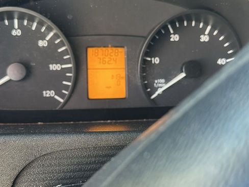 Used 2015 Mercedes-Benz Sprinter 2500 image 10