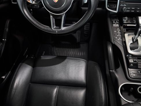 Used 2018 Porsche Cayenne Platinum Edition AWD/4WD image 16