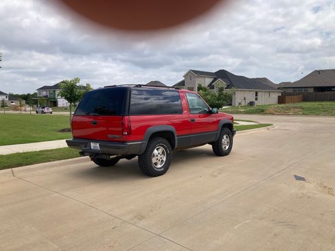 Used 1998 Chevrolet Tahoe 4WD 2-Door w/ Preferred Equipment Group 2 image 5