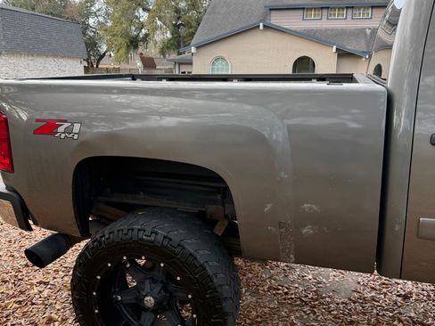 Used 2008 Chevrolet Silverado 2500 LT w/ 2LT Convenience Package image 11