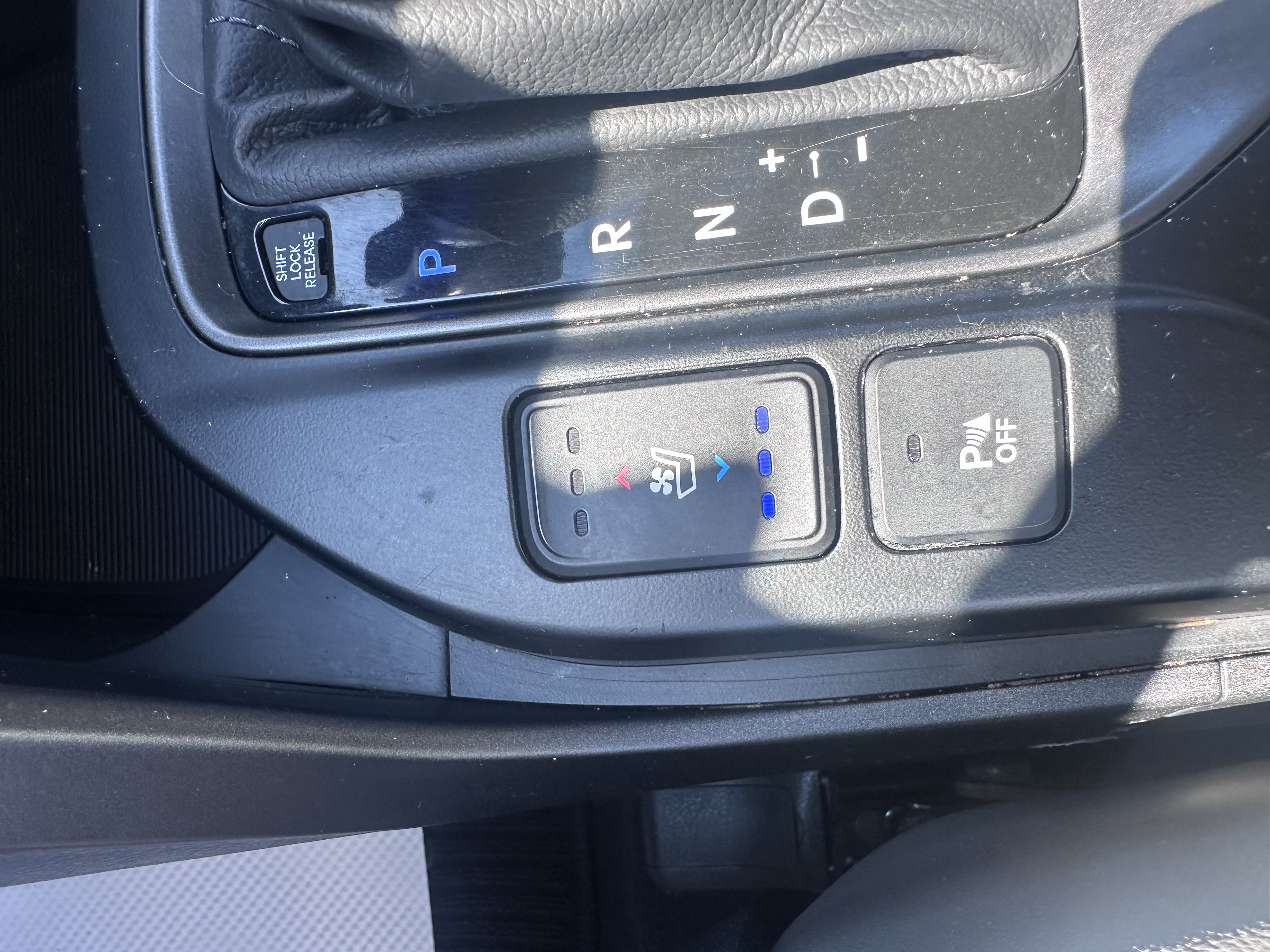 Used 2015 Hyundai Santa Fe Limited w/ Option Group 04 AWD/4WD image 18