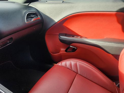 Used 2018 Dodge Challenger SRT Hellcat image 9