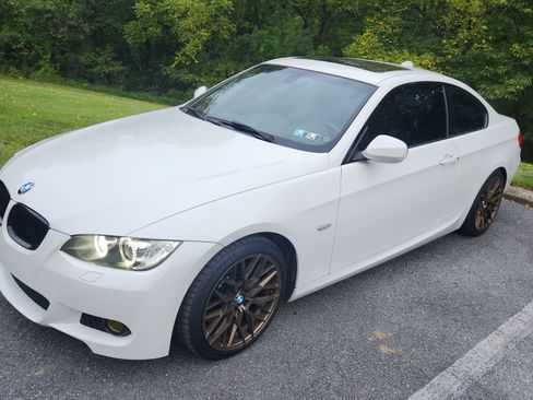 Used 2010 BMW 335i xDrive Coupe image 2