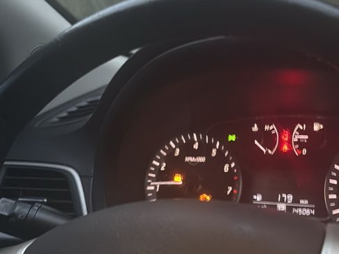 Used 2015 Nissan Sentra SV image 7