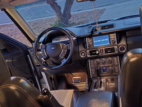 Used 2011 Land Rover Range Rover Autobiography image 1