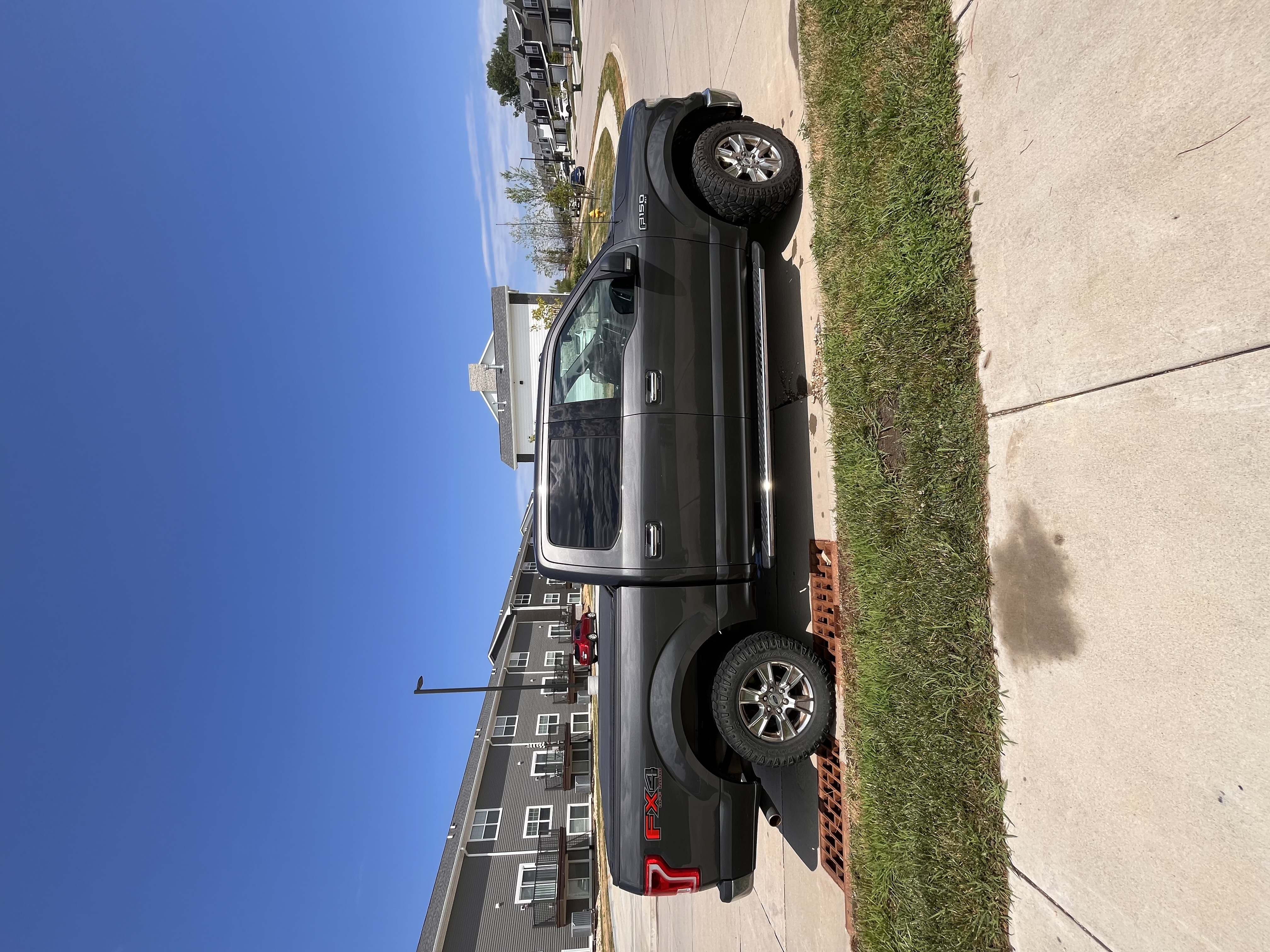 Used 2015 Ford F150 XLT w/ Equipment Group 302A Luxury AWD/4WD image 5