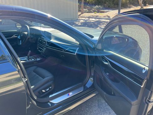 Used 2019 BMW 740i w/ Executive Package image 8