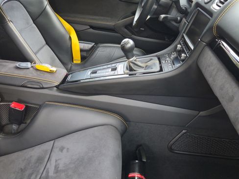 Used 2016 Porsche Boxster Spyder RWD image 14