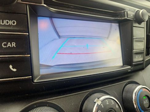 Used 2017 Toyota RAV4 LE image 9