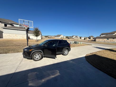 Used 2022 Toyota Corolla Cross L image 14