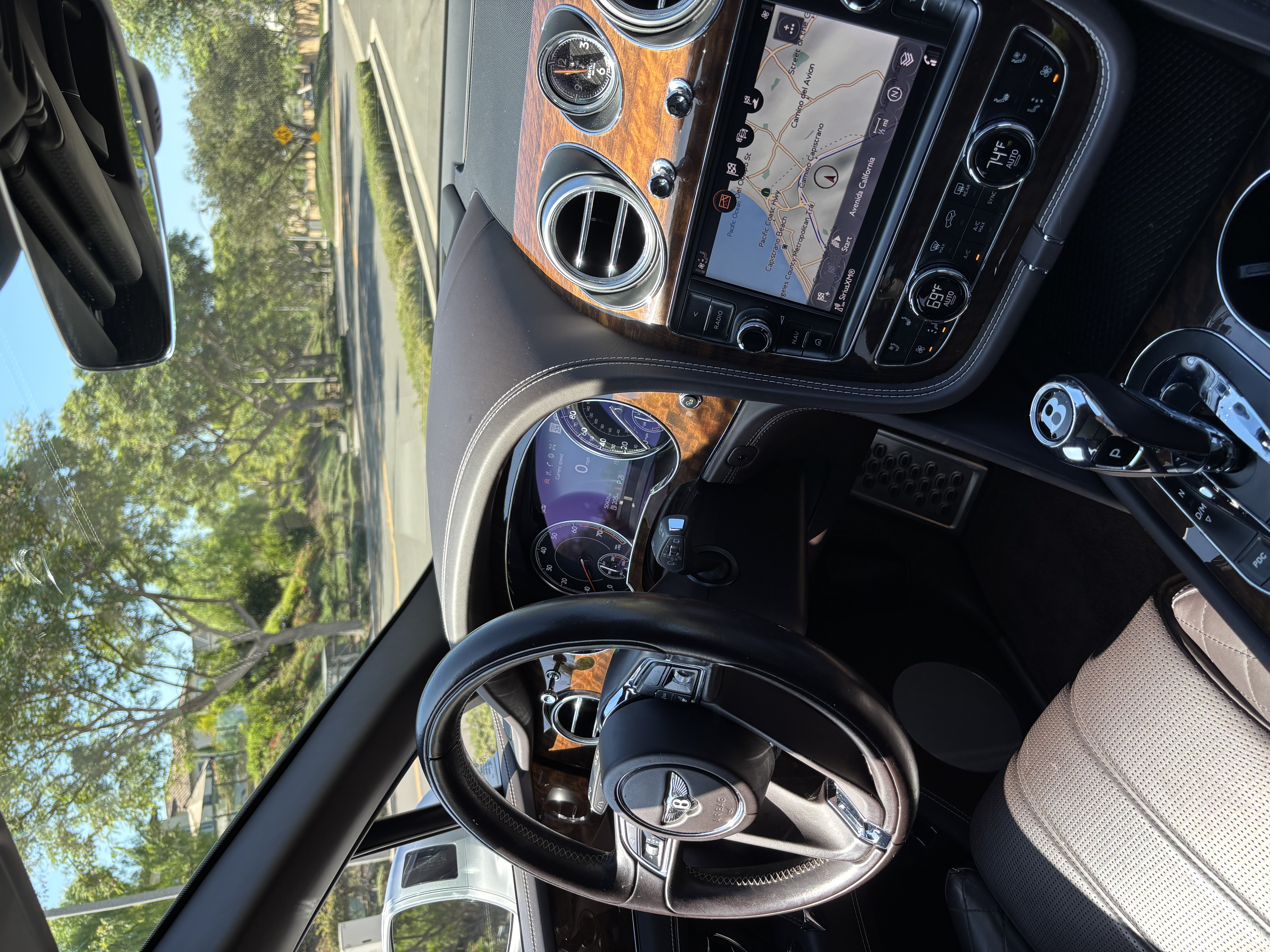Used 2018 Bentley Bentayga AWD/4WD image 9