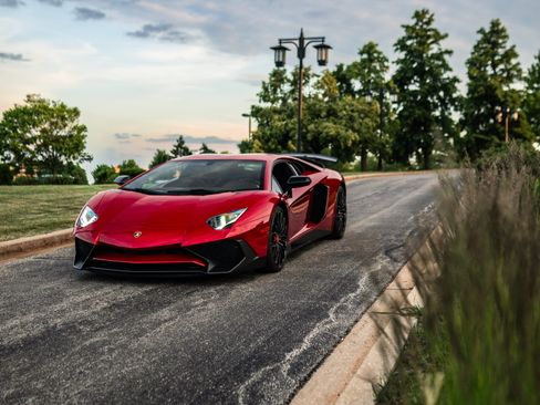 Used 2016 Lamborghini Aventador LP 750-4 Superveloce AWD/4WD image 9