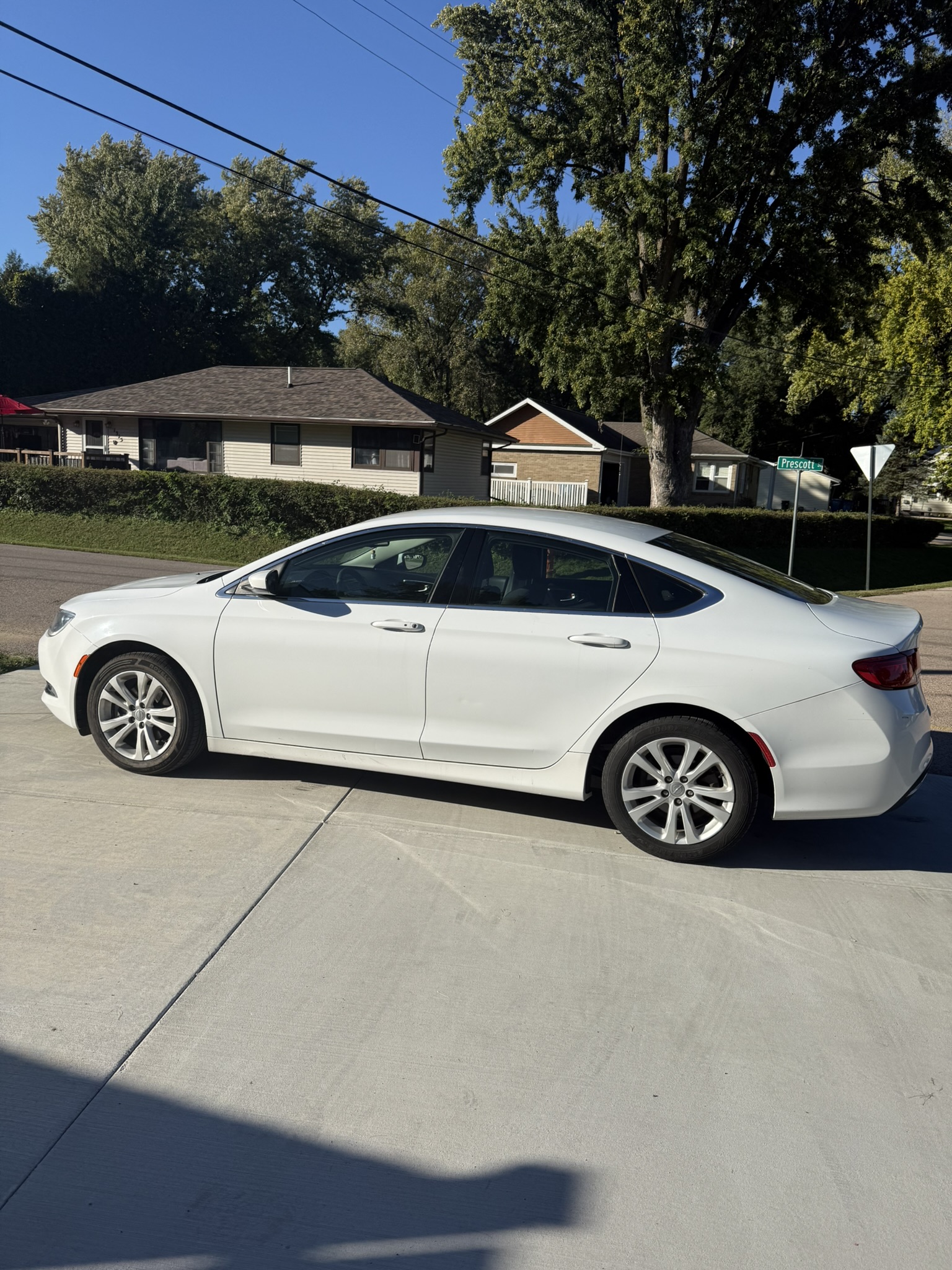 Used 2017 Chrysler 200 Limited w/ Driver Assist Package FWD image 2