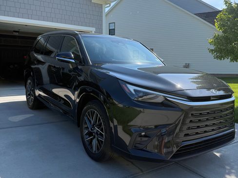 Used 2025 Lexus TX 350 AWD w/ Technology Package image 4