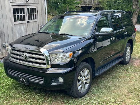 Used 2016 Toyota Sequoia Limited w/ Safety & Convenience Package AWD/4WD image 8