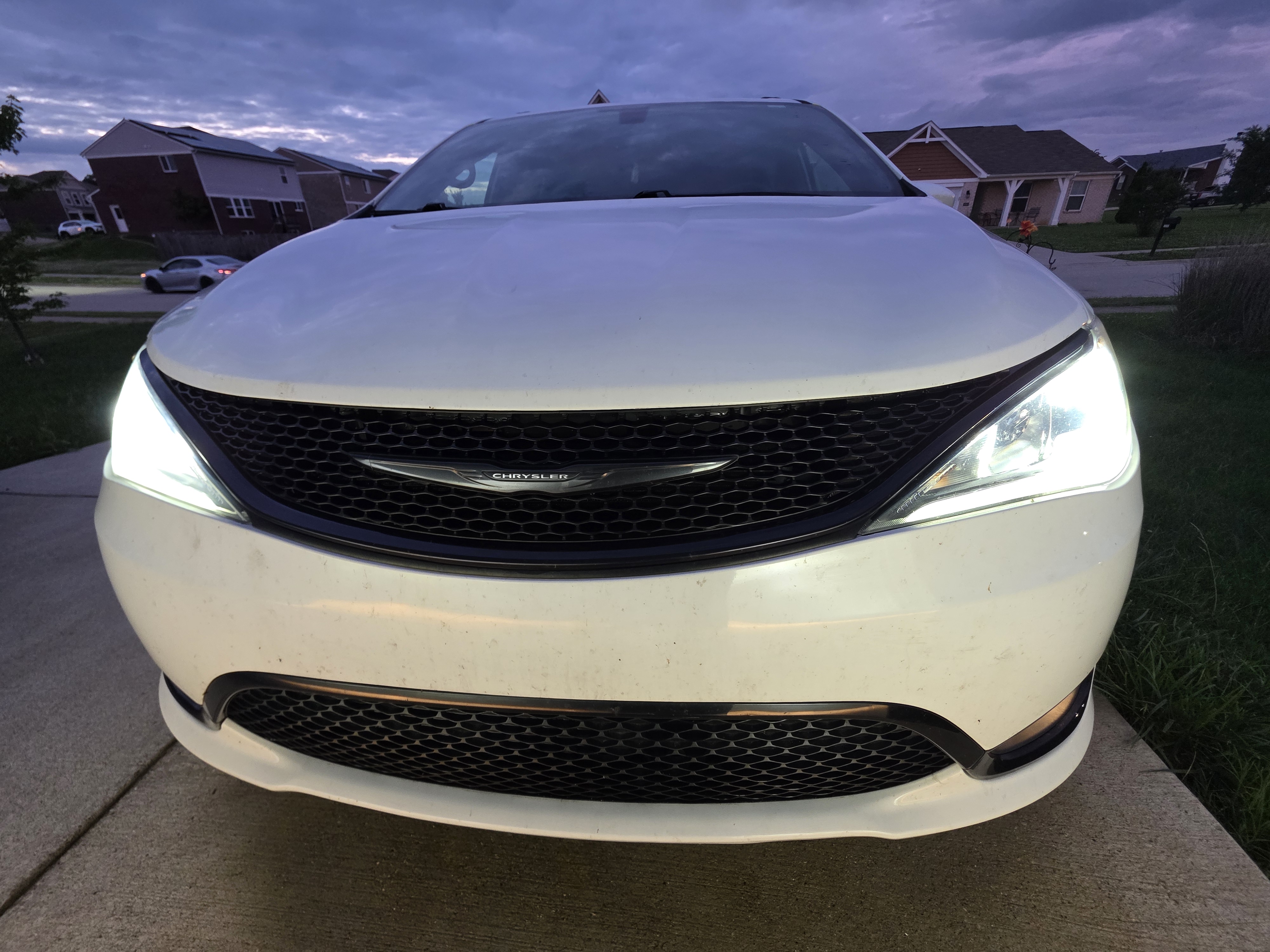 Used 2018 Chrysler Pacifica Touring-L Plus w/ S Appearance Package FWD image 5