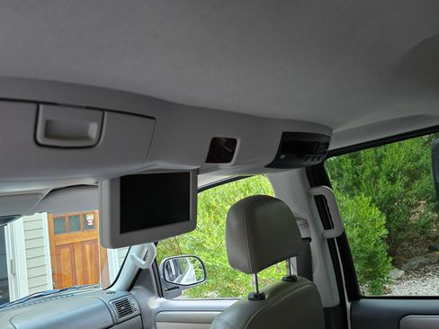 Used 2005 Ford Explorer Sport XLT image 10