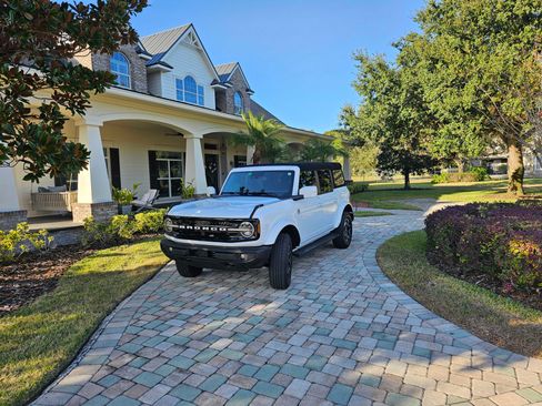 Used 2023 Ford Bronco Outer Banks image 6