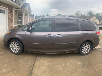 Used 2012 Toyota Sienna Limited w/ Entertainment Pkg