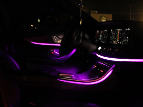 Used 2021 Mercedes-Benz E 350 4MATIC Sedan image 4