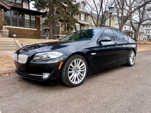 Used 2011 BMW 550i Sedan RWD image 2